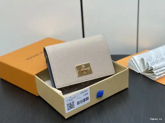 WALLET-12*9.5*2.5 cm LOUIS VUITTON VICTORINE 0630